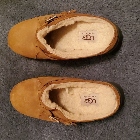 UGG Shoes - Ugg clog size 6